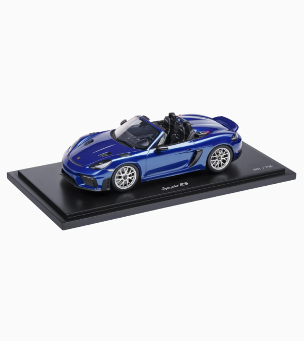 Porsche 718 Spyder RS (982)...