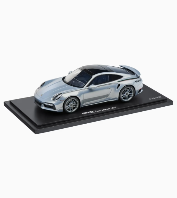 Porsche 911 Turbo S (992)...
